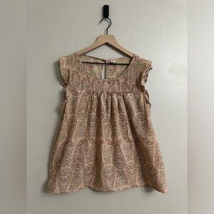 Old Navy paisley blush pink/beige ruffle sleeve, cap sleeve non-stretch shirt, L